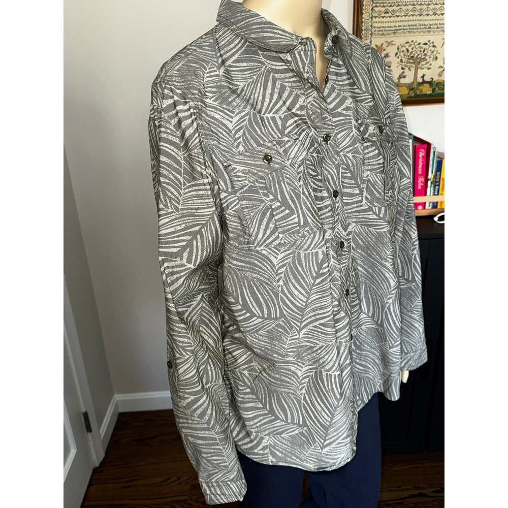 LL Bean Womens XL Gray White Palm Leaf Print Roll Tab Sleeve Button Front Shirt